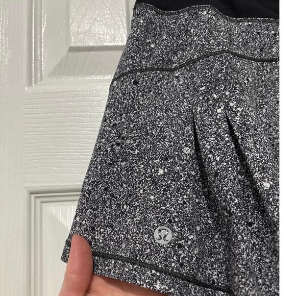 Lululemon Circuit Breaker Pleated Skort in Black and White Splatter Size 4 - Picture 6 of 8